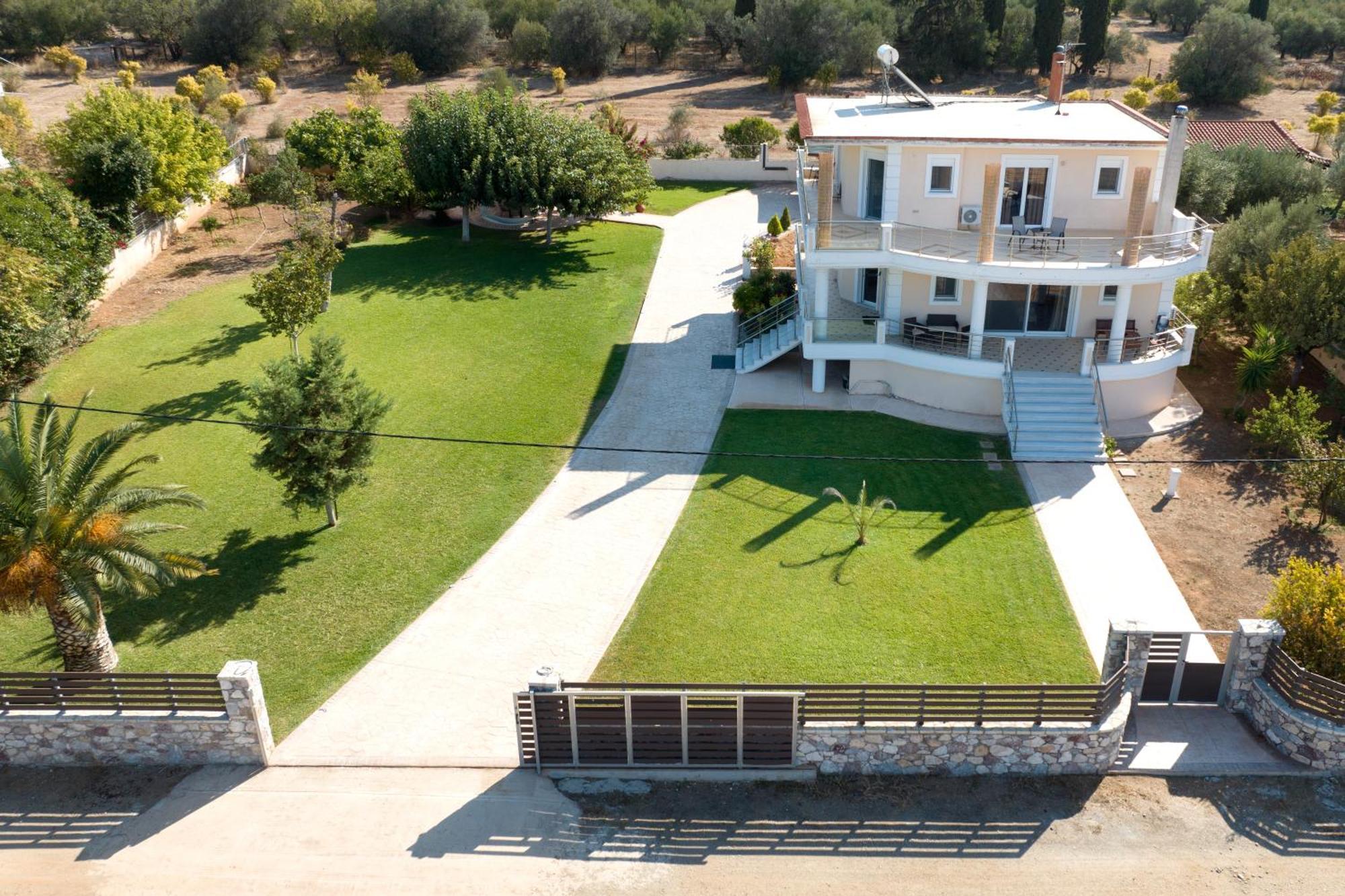 Eva στην περιοχή * Eretria (Evia)