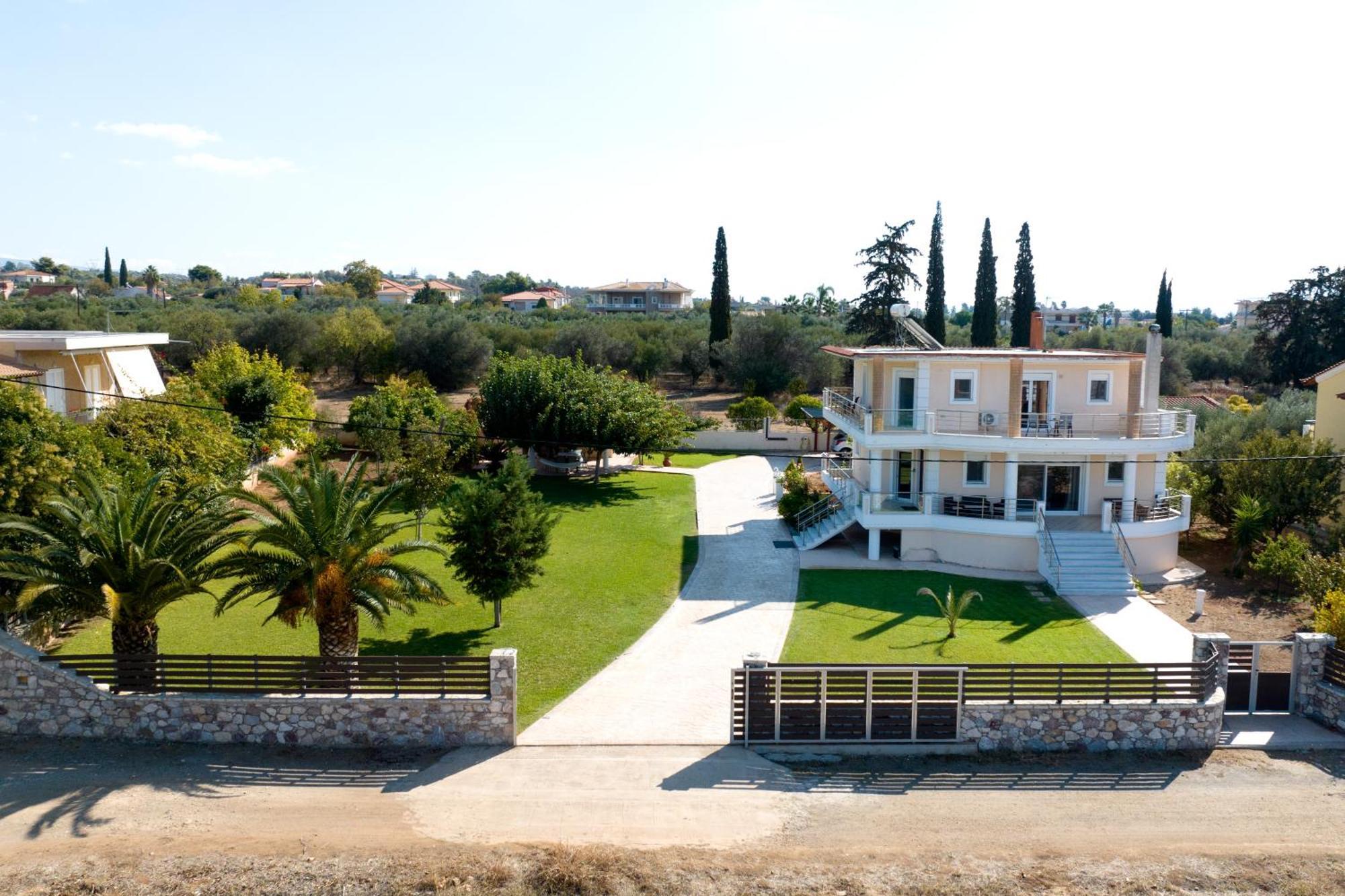Eva στην περιοχή Villa Eretria (Evia)